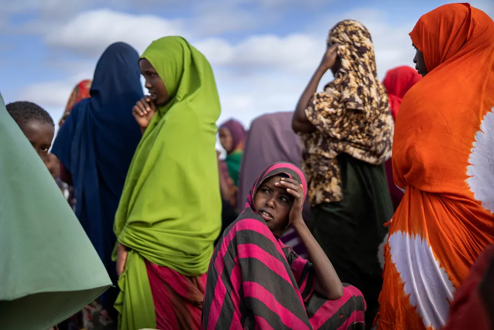 I all hovedsak brukes bistandsbudsjettet utenfor norsk realøkonomi, og derfor vil ikke penger som brukes til å kjøpe mat til sultrammede barn i Somalia eller Jemen bidra til høyere boliglånsrente for deg og meg, skriver artikkelforfatteren.