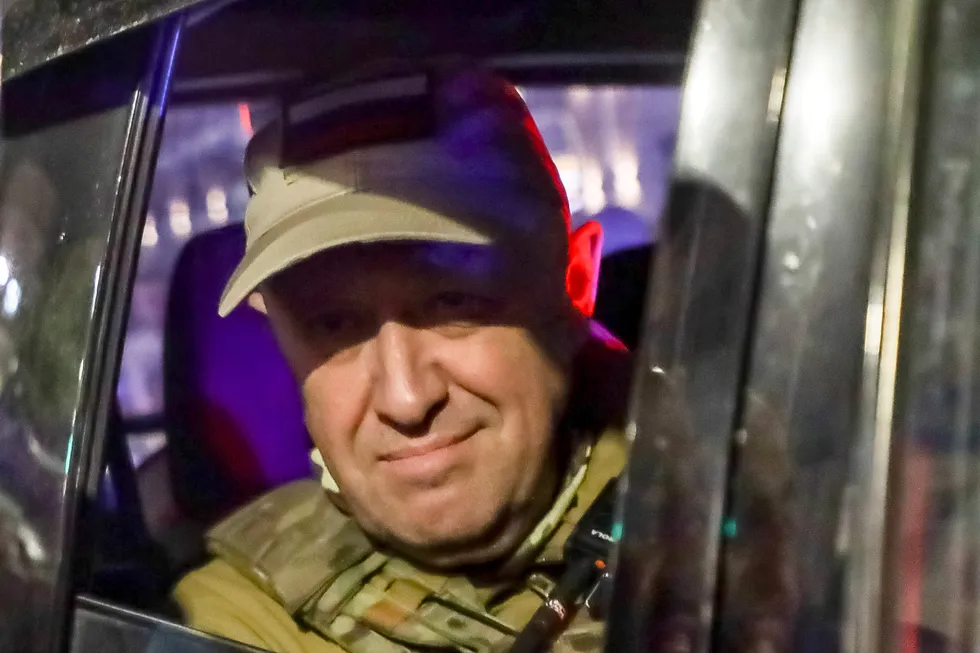 Wagner-sjef Prigozjin trakk soldatene sine lørdag kveld ut av byen Rostov. Selv skal han til Belarus.