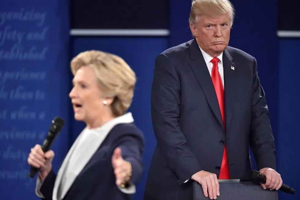 I forbindelse med presidentdebattene presset Hillary Clinton på for at Donald J. Trump skulle love å anerkjenne et valgresultat. Nå mener Trump hun ikke følger egne råd. Foto: PAUL J. RICHARDS/Afp/NTB scanpix