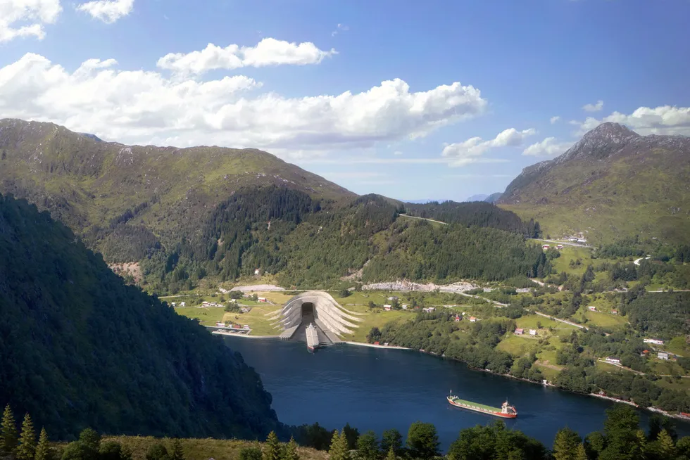 Inngangsportalen fra Kjøde.