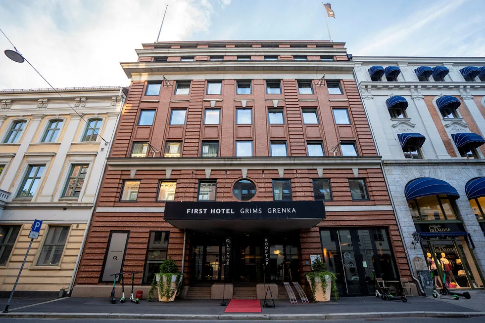 Asmund Haare klarte aldri å få prestisjehotellet Grims Grenka i Oslo lønnsomt. Nå har han solgt det.