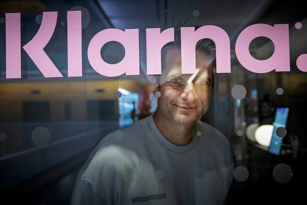 Sebastian Siemiatkowski, toppsjefen i Klarna, kutter og sparker.