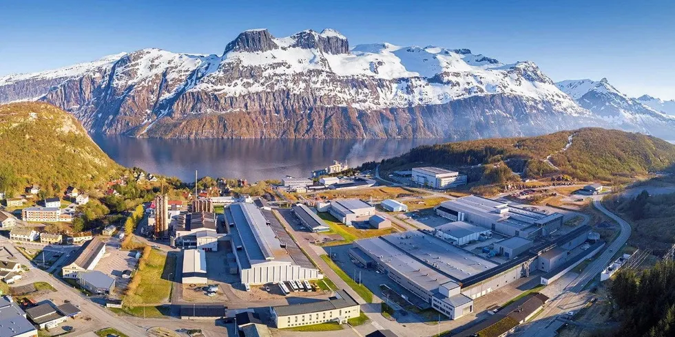 Hydrogen tar opp mye plass i Statnetts nettkø. Mange av prosjektene er svært usikre. Aktørene har advart Stortinget om at hydrogensatsningen står i fare. Glomfjord Hydrogen er et av prosjektene som har fått penger fra Enova, men som ikke har tatt investeringsbeslutning.