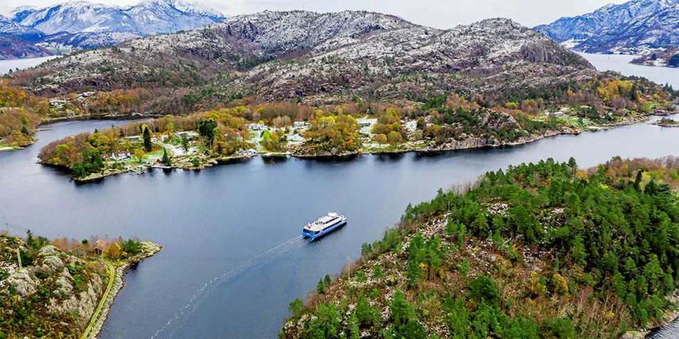 Den nye hurtigbåten vil bli helt lik dagens "Rygderdronningen" - men fullelektrisk og med en batterikapasitet tilsvarende 40 Teslaer.