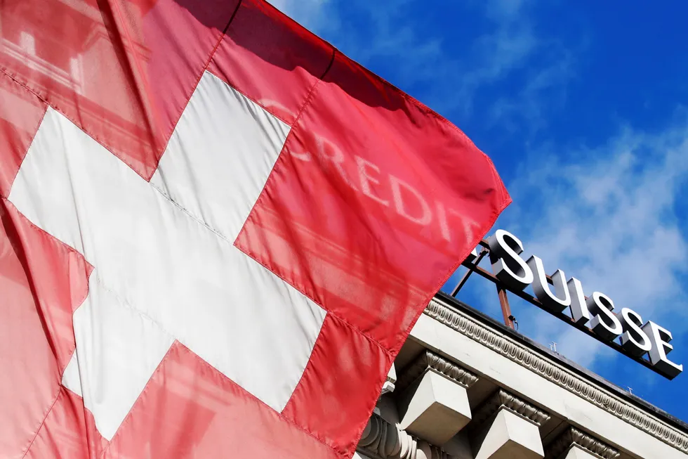 Lekkede dokumenter fra Credit Suisse viser at flere av bankens kunder har vært involvert i tortur, smugling, hvitvasking og korrupsjon, skriver artikkelforfatterne.