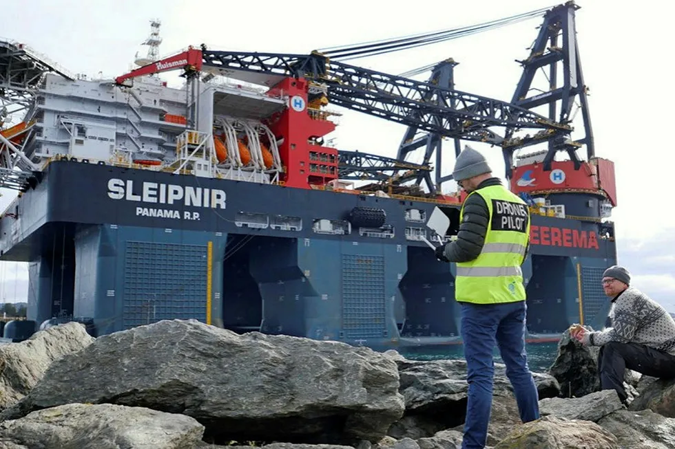 Både 360-graders dronebilder og tredimensjonale bunnkart var supplement for losene under det kompliserte flytteprosjektet.
