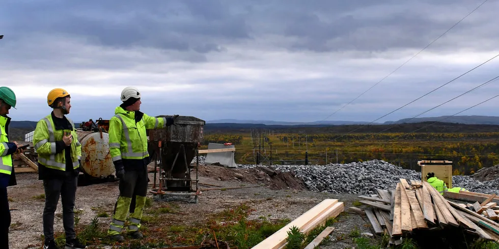 STORE AVSTANDER: Kraftlinjen som skal bygges fra Skaidi til en ny stasjon i Varangerbotn vil være rundt 400 kilometer lang.