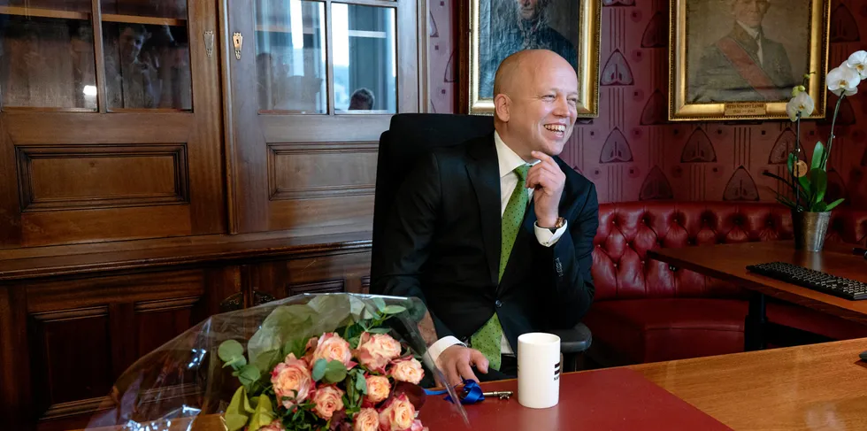 – Det foreligger ikke regnskapstall for momsinntektene, sier finansminister Trygve Slagsvold Vedum. Eller har ikke peiling som han også kunne uttrykt det.