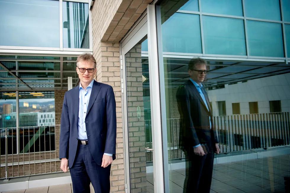 Seniorøkonom Knut A. Magnussen i DNB Markets påpeker at kronen er på historisk svake nivåer og at det delvis er grunn for å tro på ytterligere oppgang.