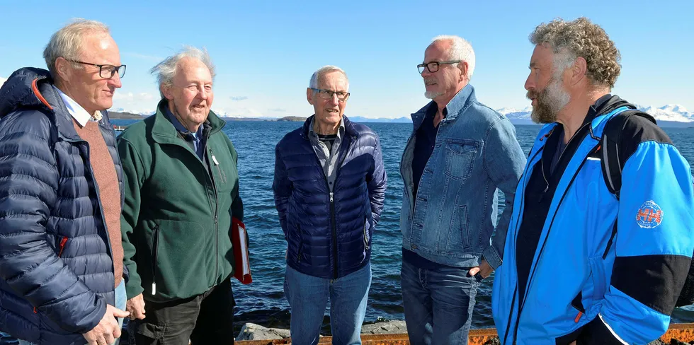 Arbeidsutvalget i Folkeaksjonen for fremtidsrettet havbruk i Sør-Troms: John Magne Kvanli (t.v.), Torleif Jørgensen, Kåre Nordgård, Fred Jørgensen (leder) og Jan Arne Arntsen.