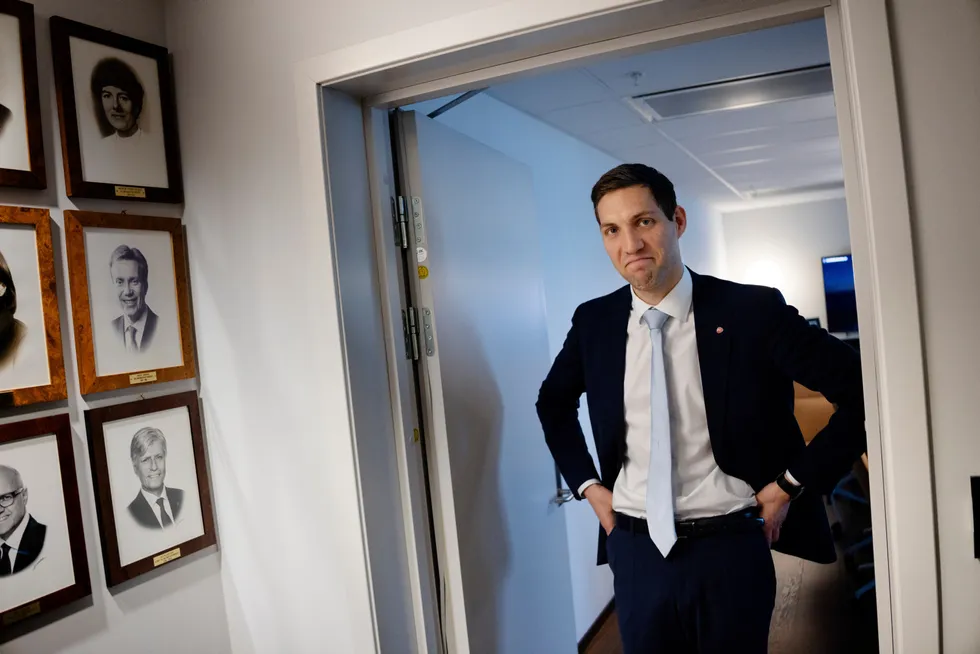 Vi har en plan. Og så lenge vi gjennomfører tiltakene frem mot 2030, så anslår vi at vi når målet, skriver klima- og miljøminister Andreas Bjelland Eriksen (bildet).