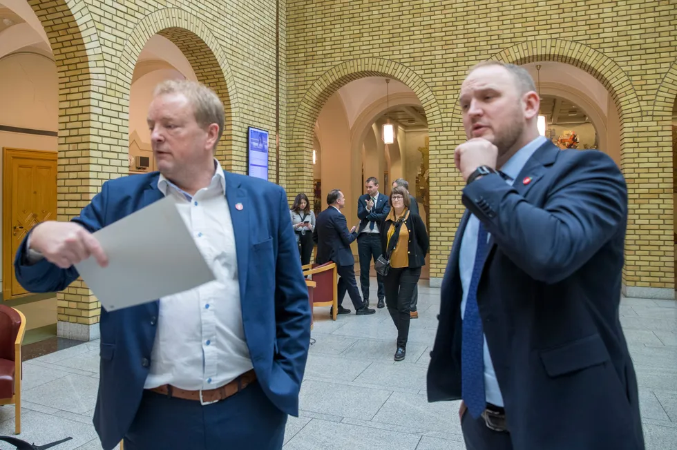 Energipolitisk talsperson i Frp, Terje Halleland, (t.v.) Her med Jon Georg Dale.