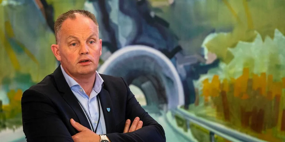 – Vi er veldig fornøyd med salgene i 2021. Men det er et tveegget sverd for en kommune. Det er kjempeflott at vi har store inntekter, men mye av næringslivet vårt har høye strømutgifter. Så vi sitter på begge sider av bordet, mener rådmann Ole-Jørgen Jondahl i Ullensvang.