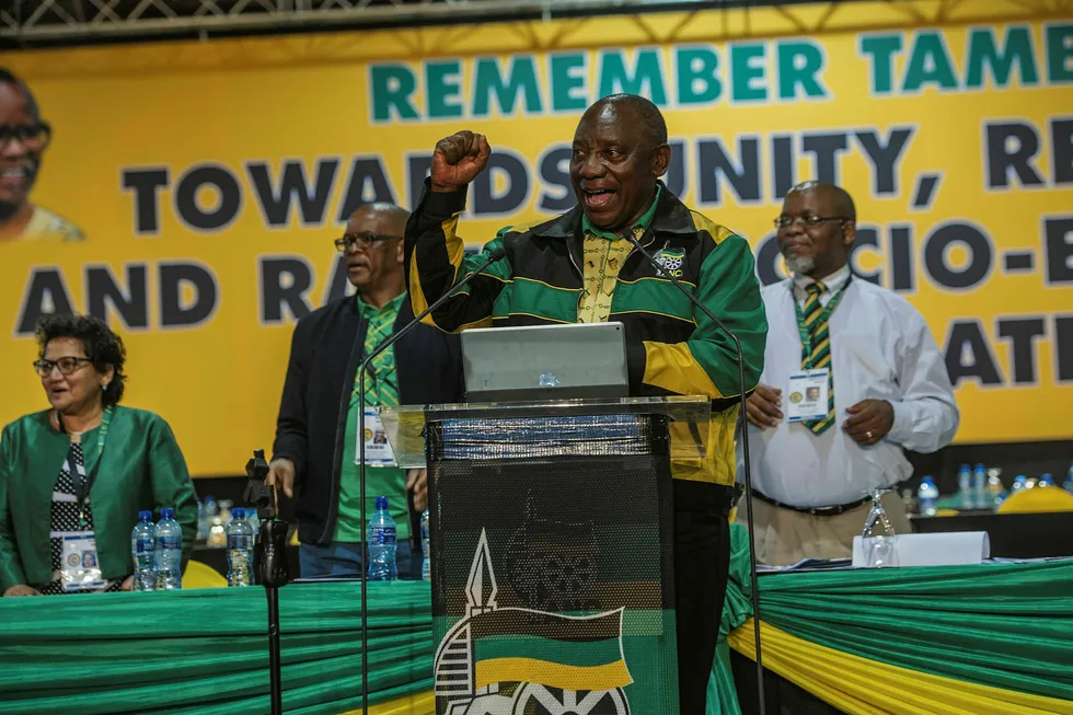 Sør-Afrikas president Cyril Ramaphosa sier Kina skal investere stort i landet. Foto: Mujahid Safodien/AFP/NTB Scanpix