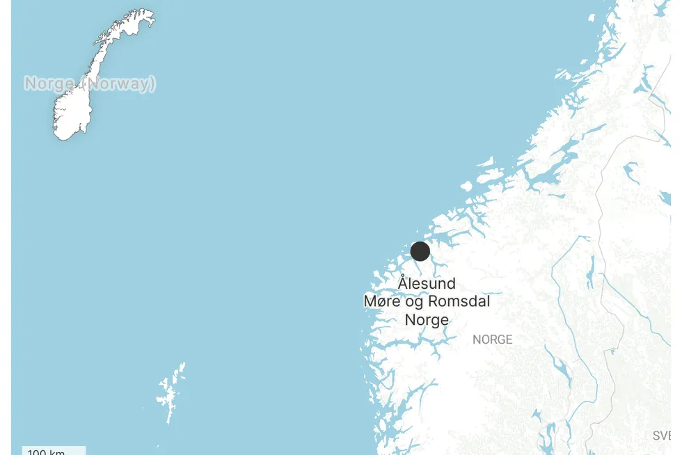 To fiskefartøy skal ha kollidert utenfor Mørekysten.