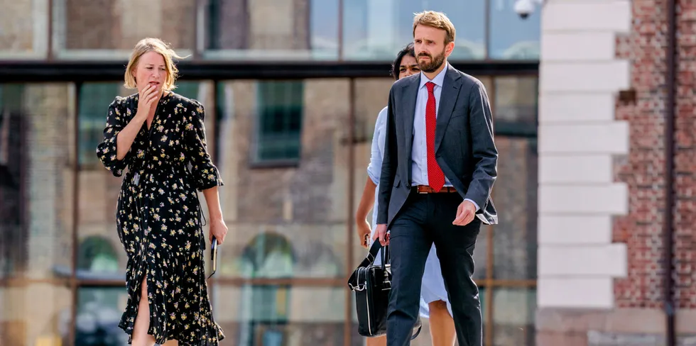 Næringsminister Jan Christian Vestre (Ap) skal ha en modell for strømstøtte til bedriftene på bordet. Den skal først presenteres for partene i arbeidslivet.