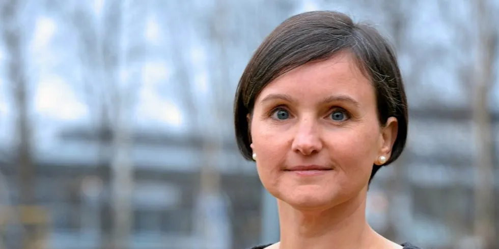 – Det er en energikrise av forskjellige grunner. Å finne løsninger som raskt kan introdusere mer kraft i det norske nettet er det Trollvind prøver å gjøre. Så det henger sammen med at det er etterspørsel etter mer strøm også i Norge, og det er selvfølgelig også knyttet til resten av nettsituasjonen ellers i verden, sier Equinors sjef for flytende havvind, Sonja Chirico Indrebø i Equinor.