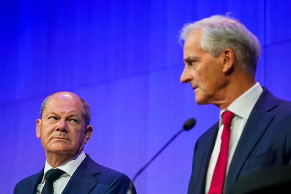 Sammen med statsminister Jonas Gahr Støre skal forbundskansler Olaf Scholz innlede under åpningen av sikkerhetskonferansen i Berlin som åpner onsdag.