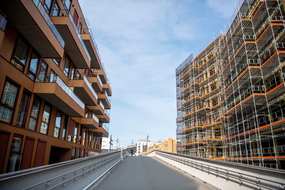 En familie med to lavtlønte foreldre har bare råd til 0,2 prosent av egnede boliger i Oslo, ifølge LOs fagarbeiderindeks.