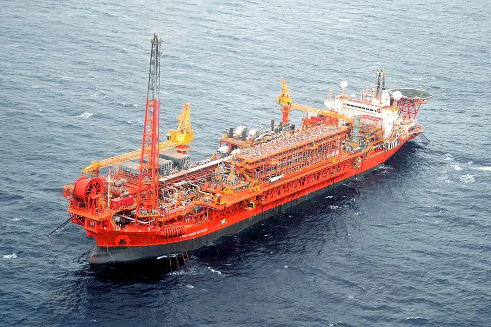 Producer: the Cidade de Itajai FPSO works at the Bauna asset