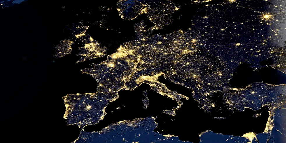 For to uker siden var det en uoppklart hendelse som gjorde at frekvens i nettet falt kraftig i vestre deler av Europa samtidig som den økte tilsvarende i østre deler av Europa.