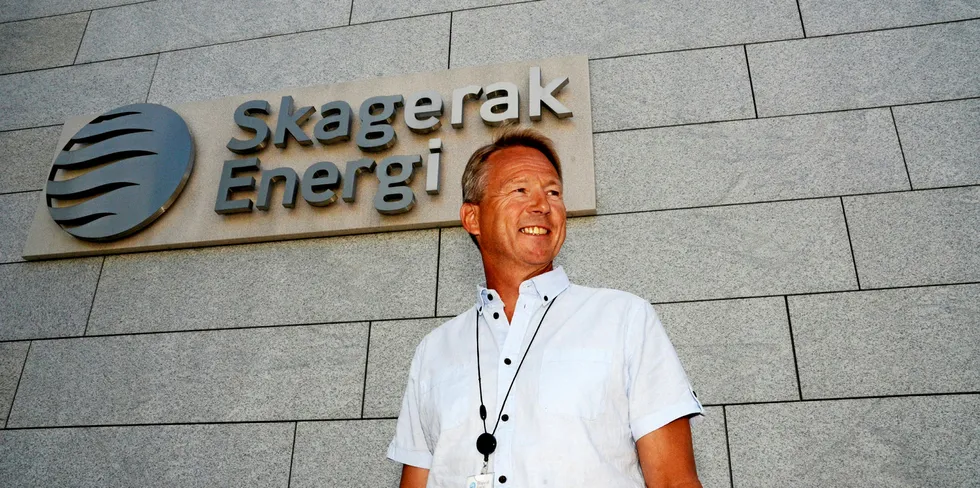 Knut Barland går av som sjef i Skagerak Energi til våren og overlater roret til Jens Bjørn Staff.