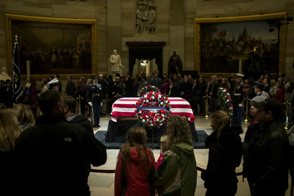 Mange vil hedre avdøde tidligere president George H.W. Bush.