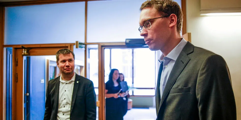 Finanskomiteens leder Eigil Knutsen (Ap) (t.h.) og Senterpartiets Geir Pollestad er enige med SV om en strømstøtteordning.