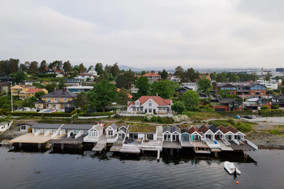 Haldenveien 99 på Snarøya i Bærum eies av John Magne Swift Hammervoll og ble kjøpt med blankoskjøte. Hammervoll har nylig fått en verdivurdering av eiendommen på 110 millioner kroner.
