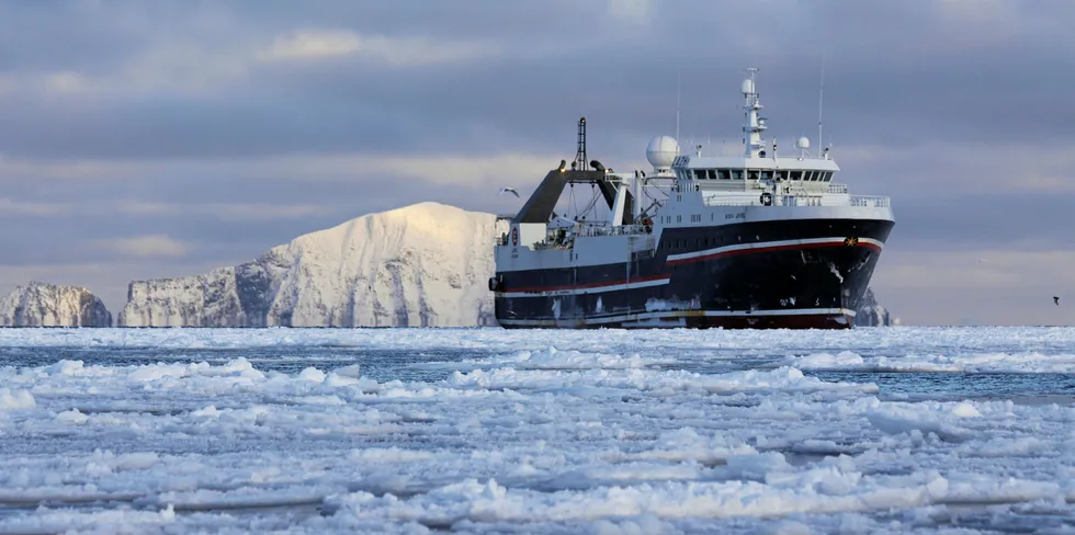 Aker BioMarine mener at kjøpet av Juvel inkluderte både båten og tilhørende produksjonsteknologi. Det fikk de ikke medhold i tingretten på. Nå er dommen anket.