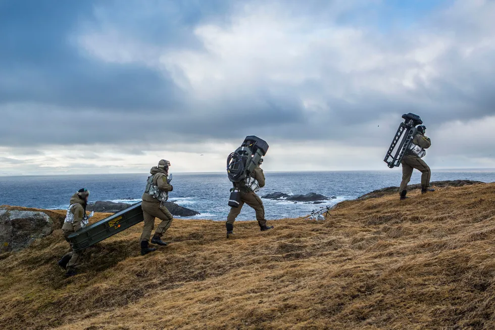 Forsvaret må være ledende i verden når det gjelder kunnskaper om operasjoner under arktiske forhold, skriver artikkelforfatteren.