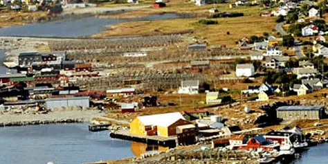 SÅRBART: Værøy i Lofoten lever av fiskeri, og vil bli kraftig berørt ved et eventuelt oljeutslipp i havet utenfor.