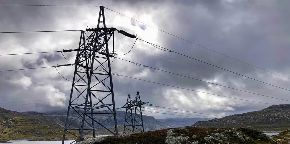 Prisene stiger fredag: Høyeste timeprisen i Sør-Norge på et halvt år