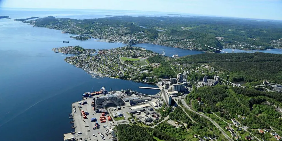 DALEN GRUVE: Dagens gruvesystem, som også inkluderer gruve drevet av Norsk Hydro, omfatter rundt 25 mil gruveganger. Gruvegangene går under både boligområder og flere hunder meter under Eidangerfjorden.Foto: Åsmund Tynning