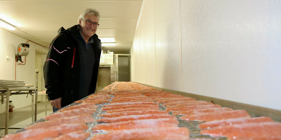 Trond Geir Reinsnes i Sigerfjord Fisk med røyefileter så langt øyet kan se.