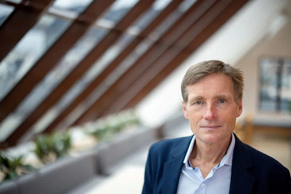 Robert Næss, investeringsdirektør og forvalter av Nordeas stabile globale aksjefond, mener en oppsigelse i en suksesshistorie som OpenAI er svært uvanlig.