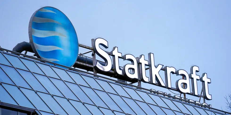 Statkraft er godt kjent med risikoen for at råvarer og komponenter de trenger til solcellepaneler kan ha blitt produsert med tvangsarbeid.