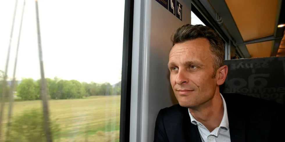 Administrerende direktør i Energi Norge, Knut Kroepelien, mener skatteutvalgets forslag var skivebom, men speider fortsatt etter endringer rundt grunnrenteskatten. Han forventer nå handling fra regjeringen rundt dette.