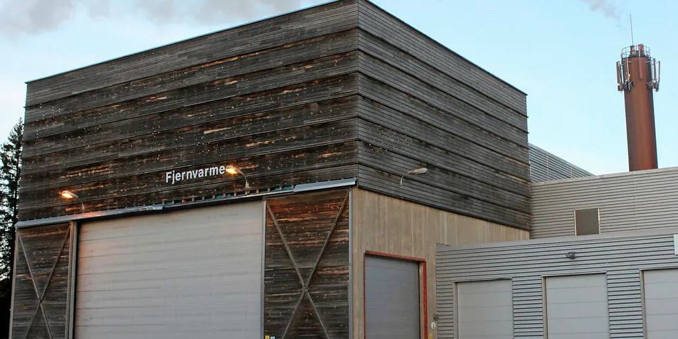 Fornybart: En forsvinnende liten del av fjernvarmen produseres nå med fossil olje. Bildet viser Statkrafts fjernvarmeanlegg på Gardermoen.