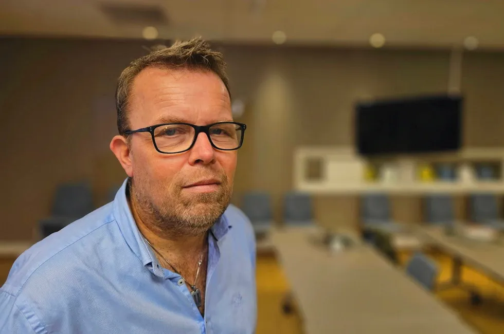 Oppdretter Håvard Høgstad. Han var også medlem av Havbruksutvalget som 28. september 2023 la fram sin rapport.