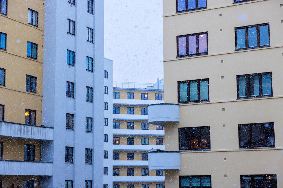 Økt skattekostnad ved å eie bolig hadde blitt fullt kompensert gjennom lavere pris på å kjøpe bolig, skriver Erlend Eide Bø.