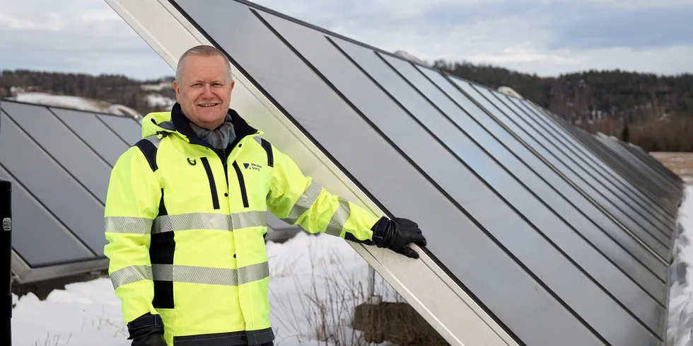 Konsernsjef Eskil Lunde Jensen i Akershus Energi. kan nå legge frem et kvartalsresultat som ikke bare preges av høye kraftpriser, men som også viser solid bunnlinje for solkraftsatsingen.