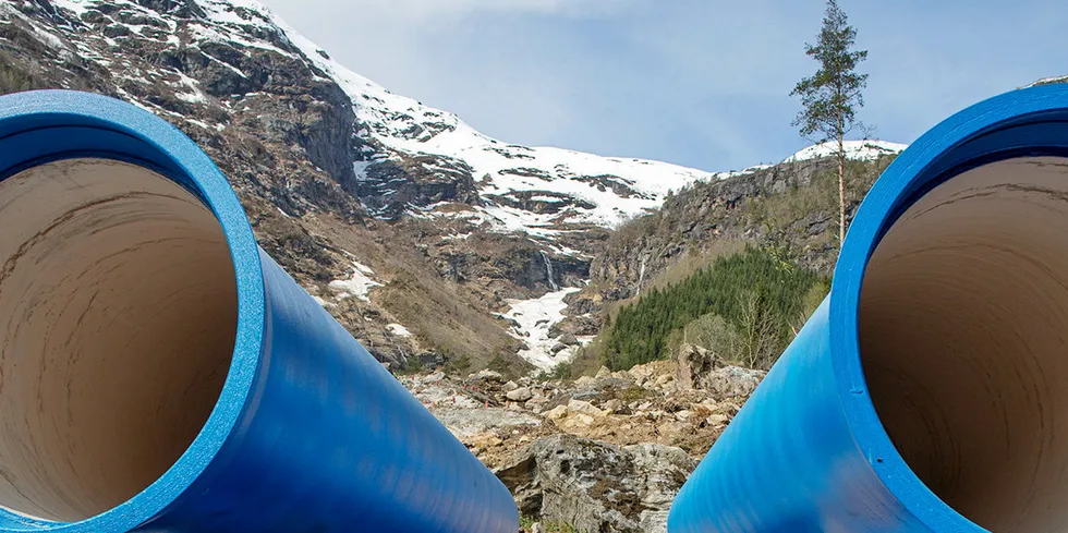 Kraftfylka mener regjeringen må se grønn industriutvikling, strømnett og strømproduksjon ii sammenheng når de til våren skal legge frem en stortingsmelding om verdiskapning fra energiressurser. I tillegg må lokale og regionale myndigheter tas med på råd.