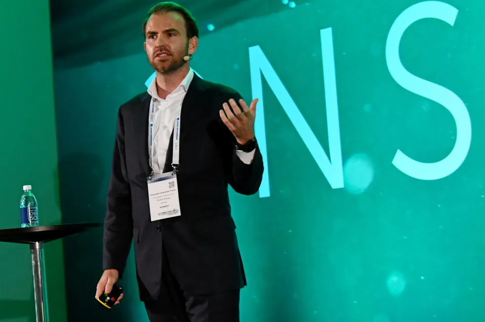 Alexander Dobrowen Fløtre fra Rystad Energy tror den vestlige havvindindustrien er i ferd med å reise seg etter periode preget av økte kostnader og mindre investeringsvilje.