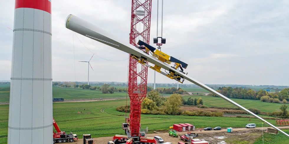 Ematec blade lifter in action in Germany