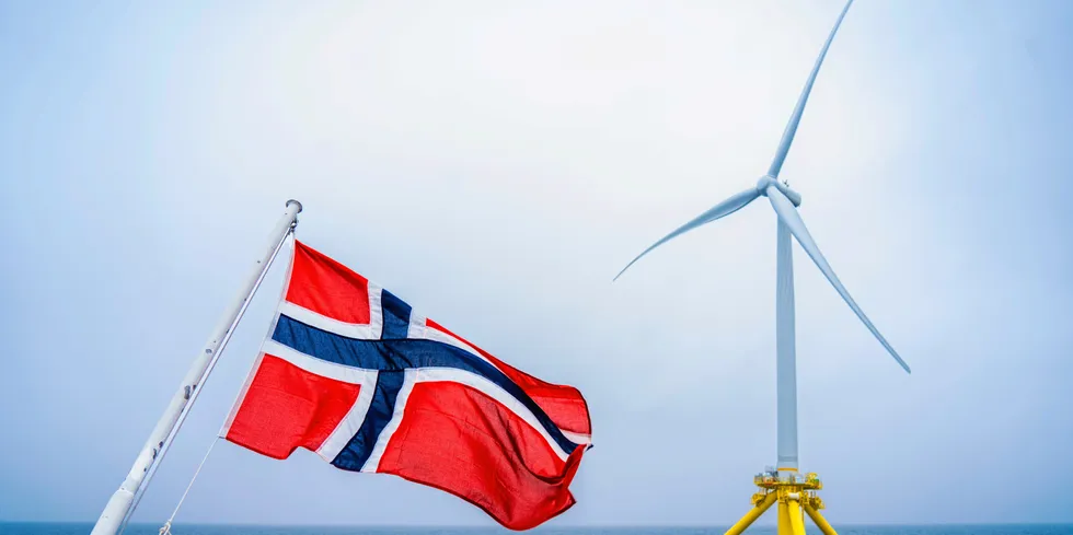Energiminister Terje Aasland (Ap) vil ikke utsette havvind-auksjonen som er planlagt en gang i februar eller mars.