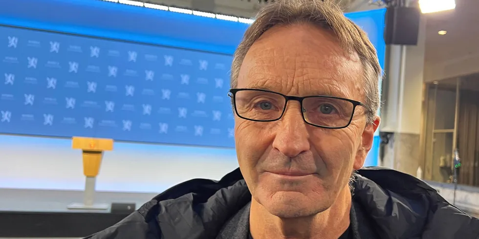 Arne Jakobsen går fra å snakke om havvind, til å bygge solkraftverk.