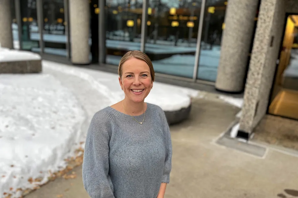 Kristin Rasdal går fra jobben som bransjedirektør i Fornybar Norge til nye utfordringer i Statnett.