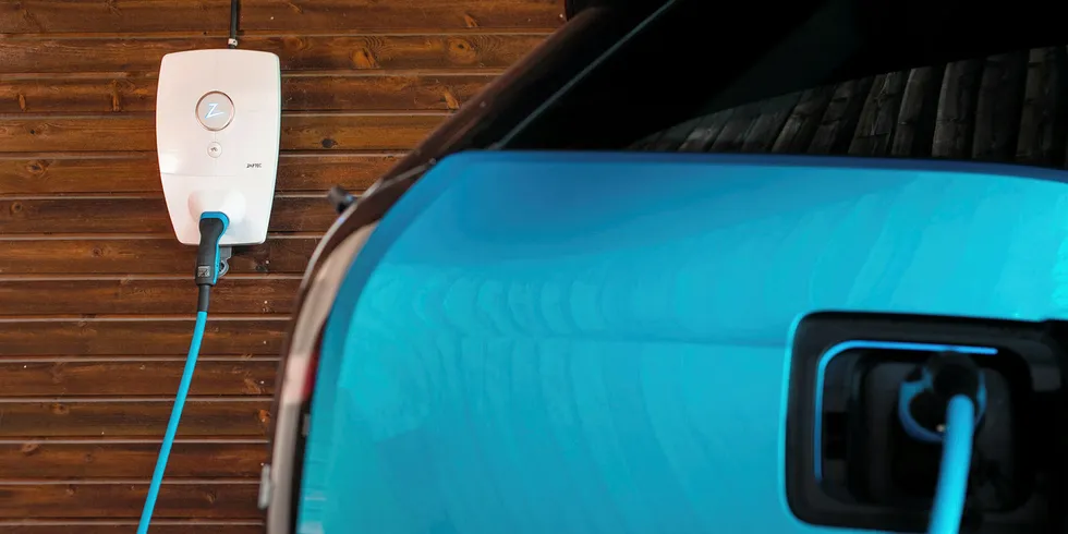 LOS har ingått avtale med True Energy og skal nå utnytte deres app for smart lading for å kunne utnytte forbrukerfleksibiliteten i et smart system.