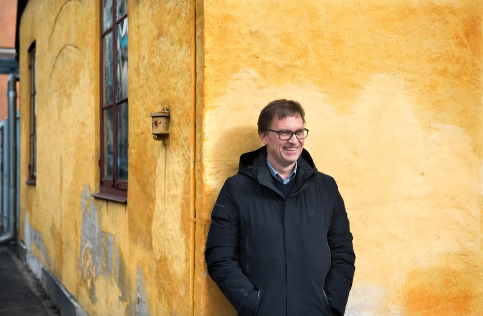 Norlandia-gründer Kristian Adolfsen venter to år med å flytte til «Norges svar på Monaco», Bø i Vesterålen.